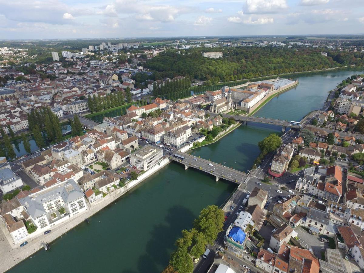 Appartamento Le Petit Melun Esterno foto